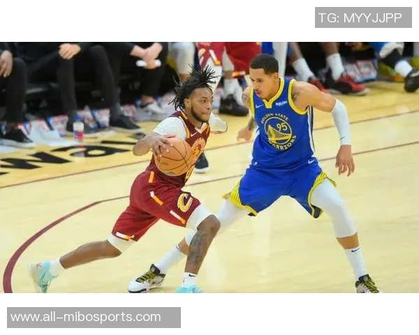 高炮台莫布里上半场表现出色贡献10分5板2助1帽三分命中率高达667